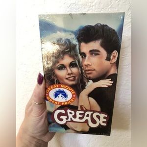 New Grease VHS FACTORY‎ SEALED Paramount Movie Olivia Newton-John John Travolta